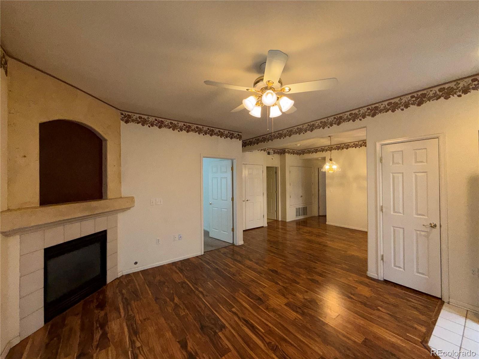 MLS Image #2 for 4385 s balsam street,littleton, Colorado