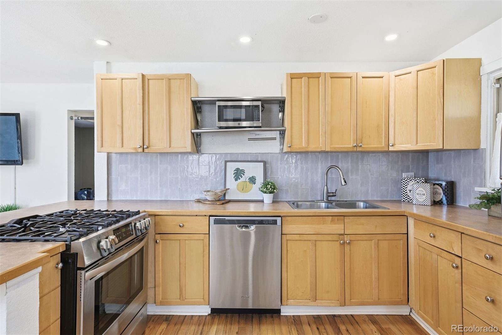 MLS Image #10 for 1738  valentia street,denver, Colorado