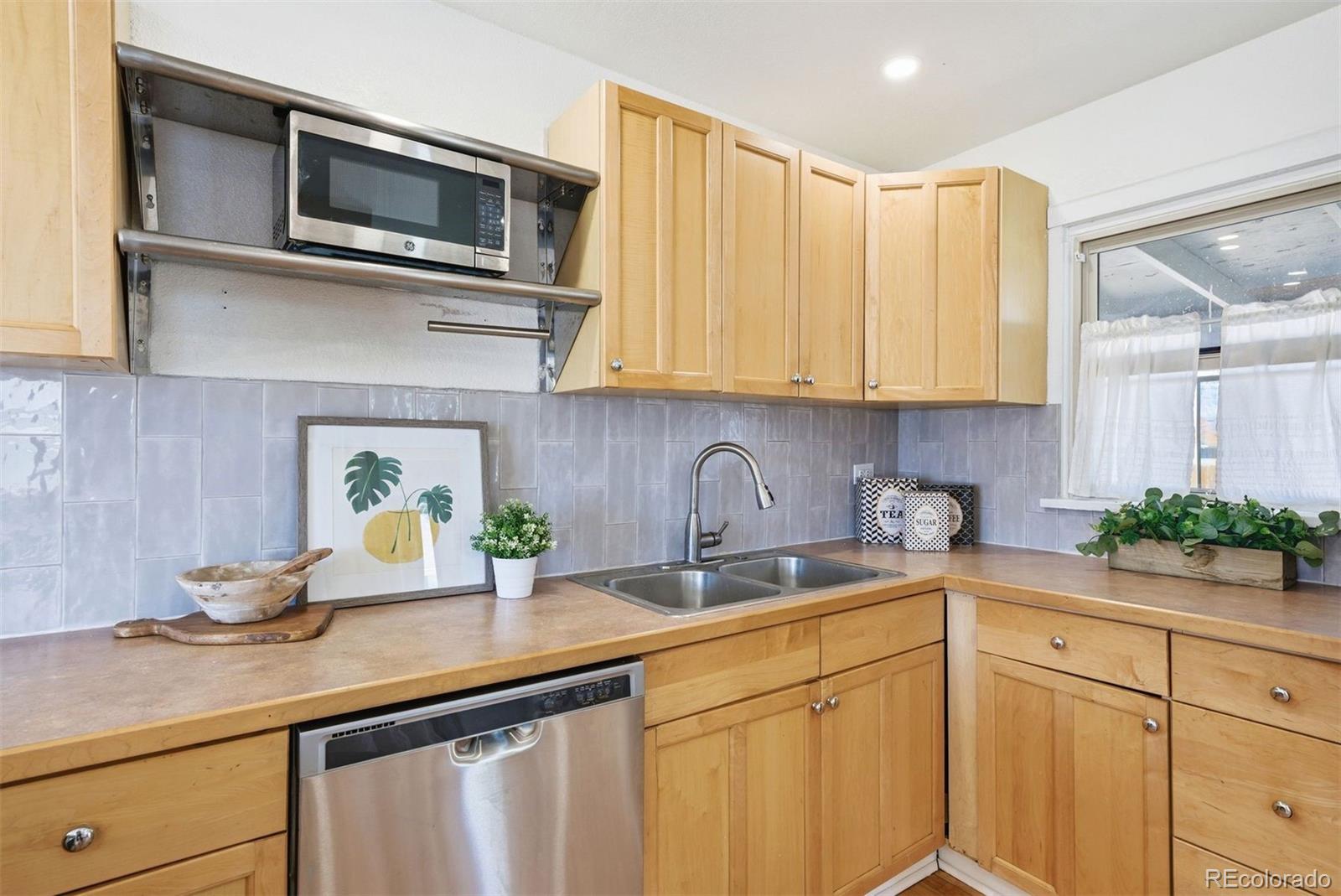 MLS Image #11 for 1738  valentia street,denver, Colorado