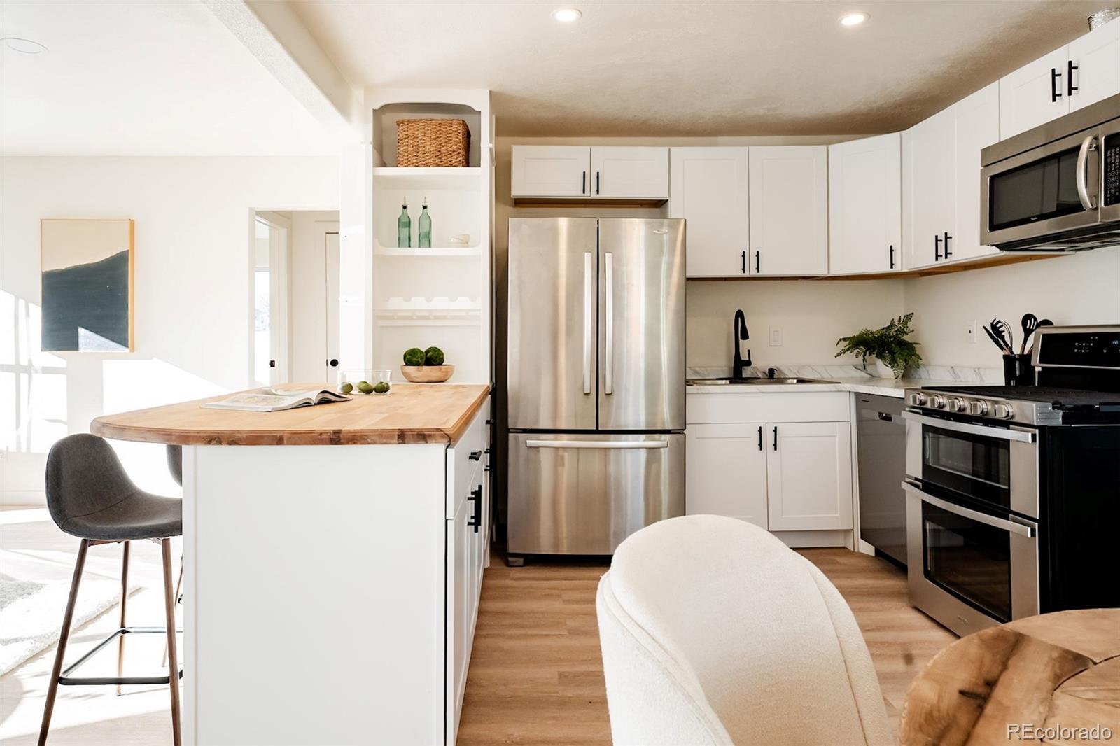 MLS Image #10 for 1300 s quivas street,denver, Colorado