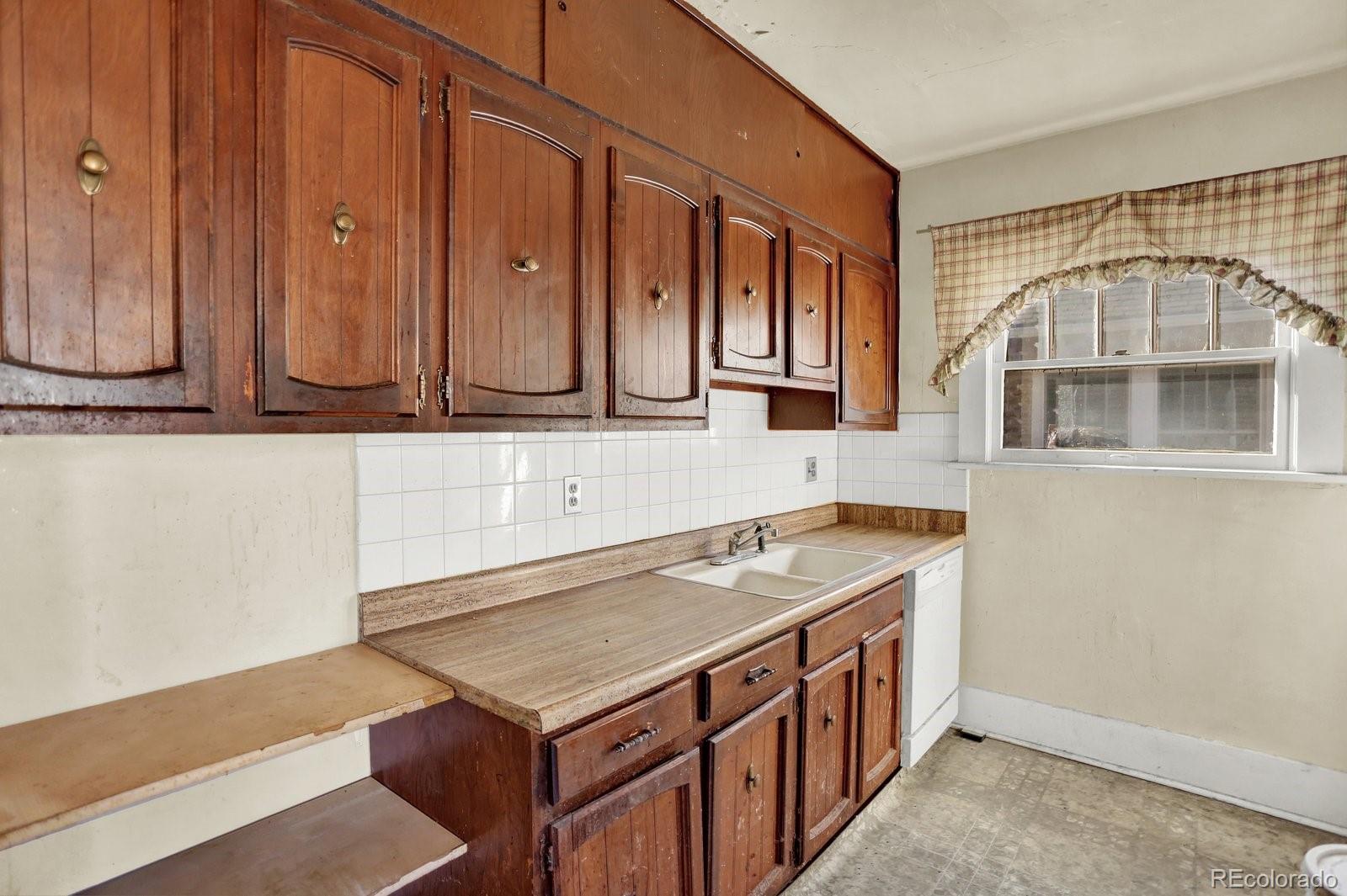 MLS Image #6 for 2451 n york street,denver, Colorado
