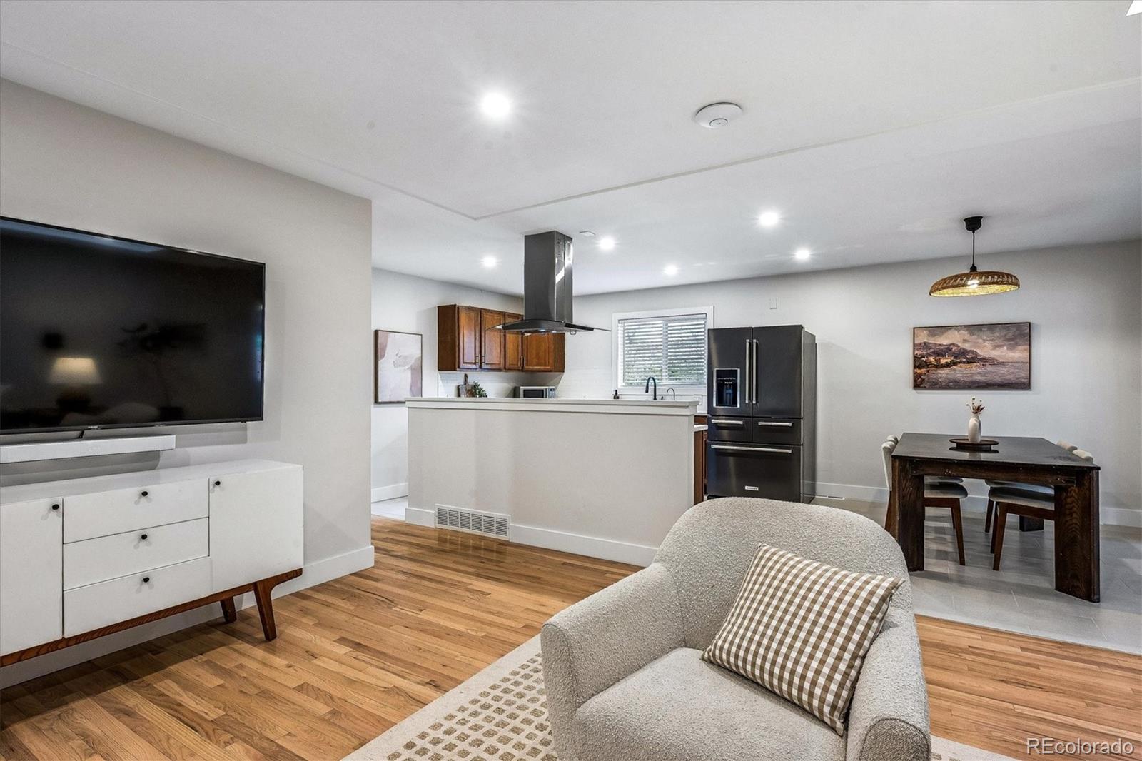 MLS Image #5 for 846 s jersey street,denver, Colorado