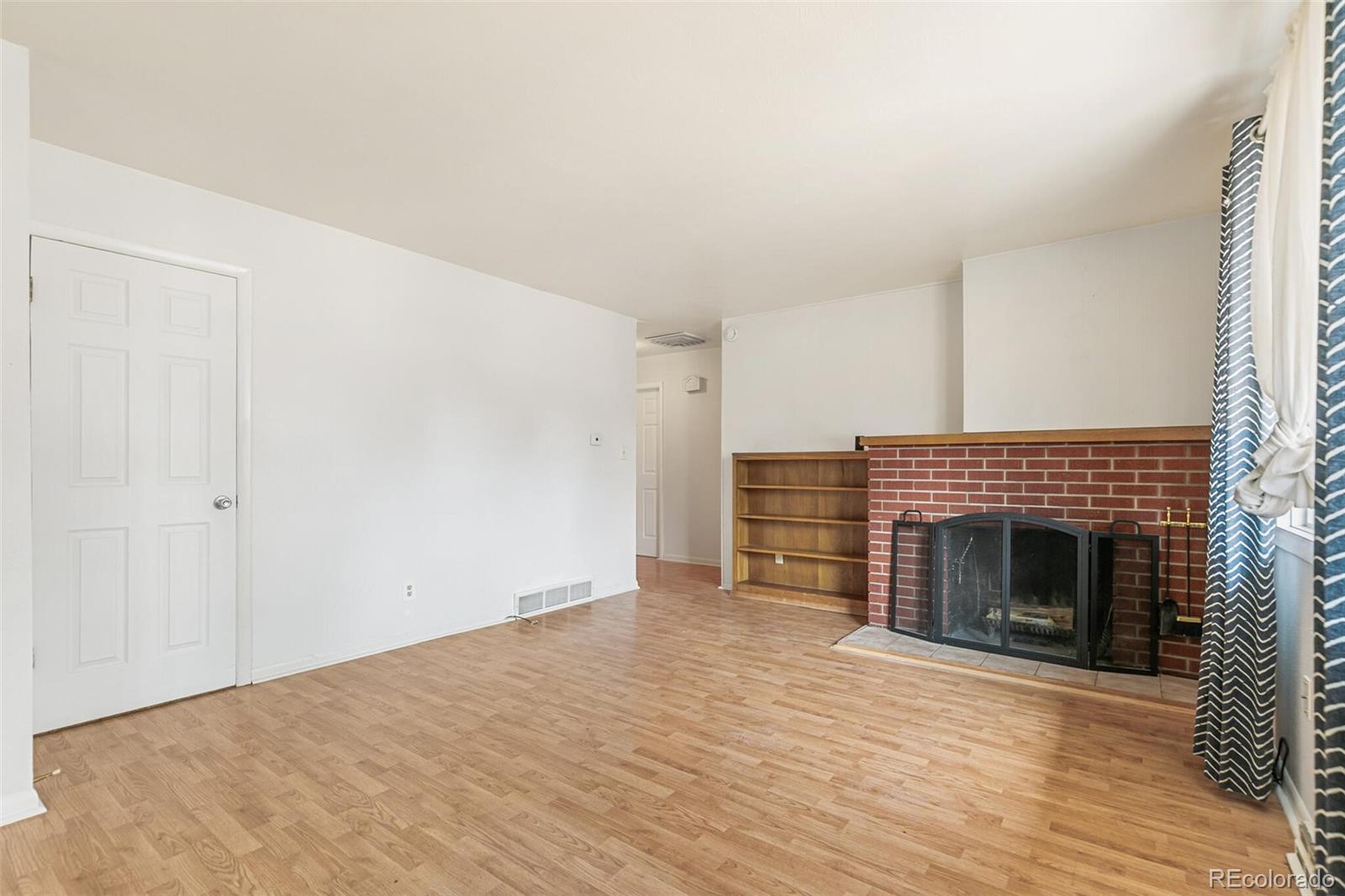 MLS Image #4 for 5525 s elmwood street,littleton, Colorado