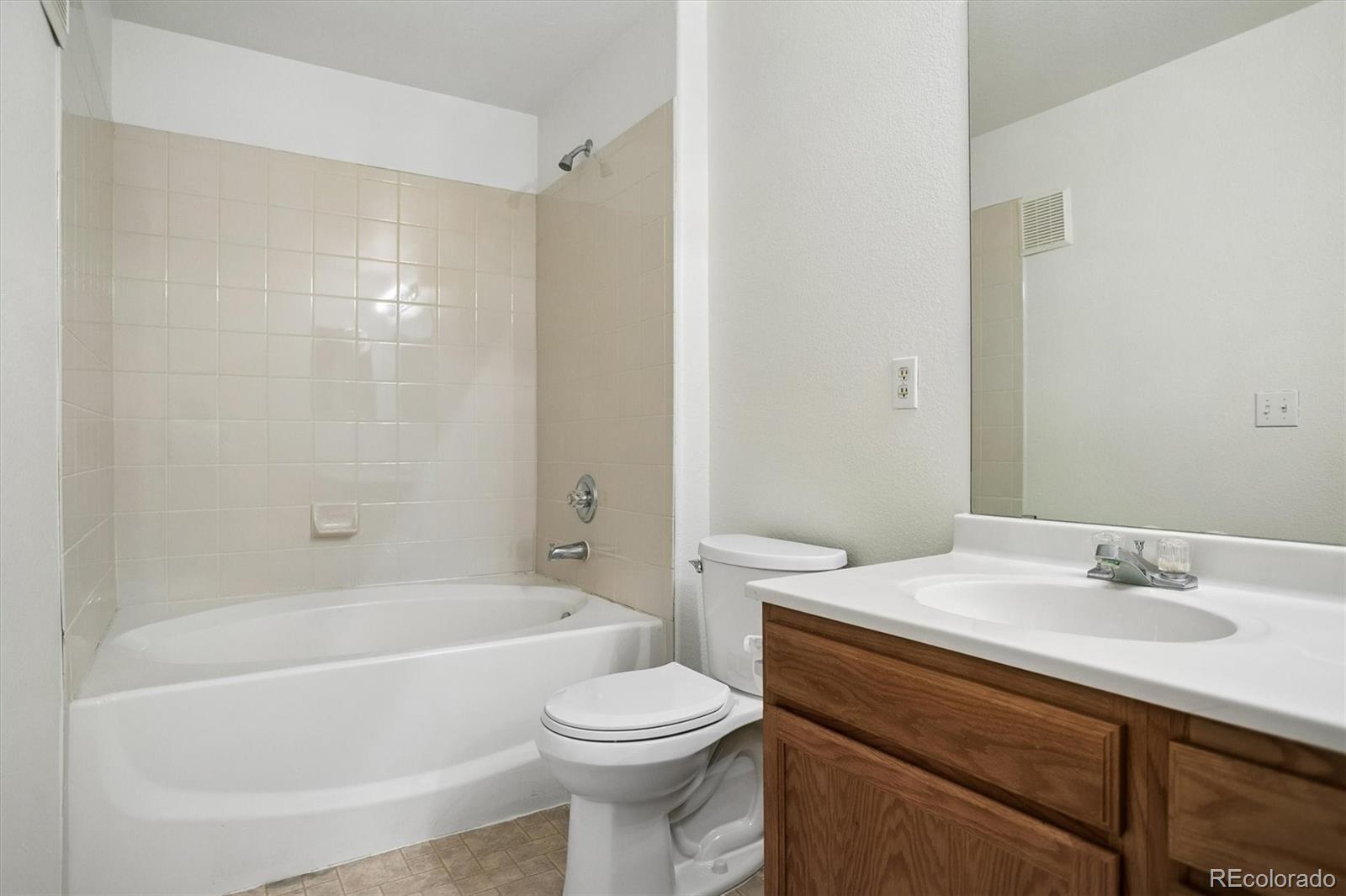 MLS Image #11 for 9991 e idaho circle 204,aurora, Colorado