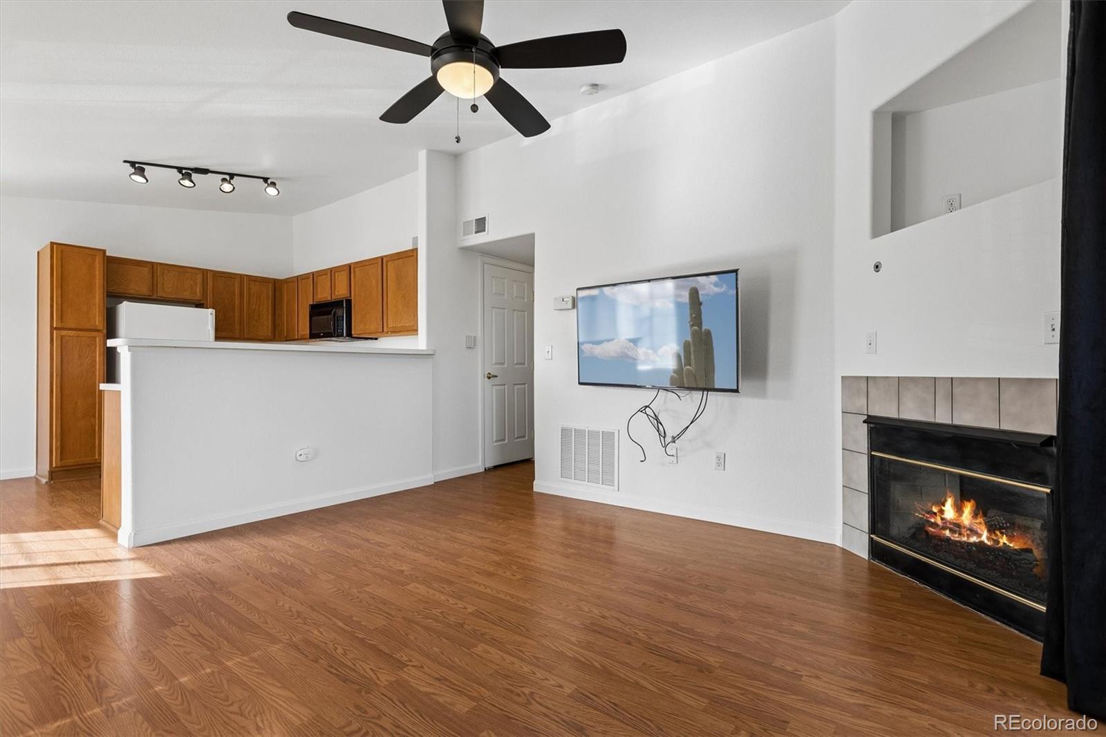 MLS Image #3 for 9991 e idaho circle 204,aurora, Colorado
