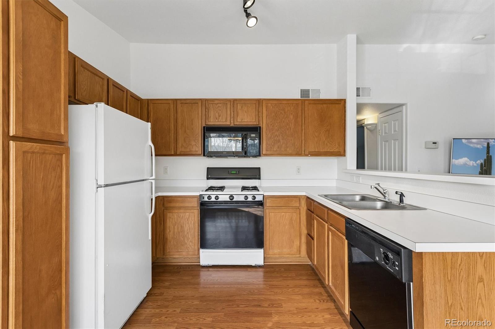 MLS Image #5 for 9991 e idaho circle 204,aurora, Colorado