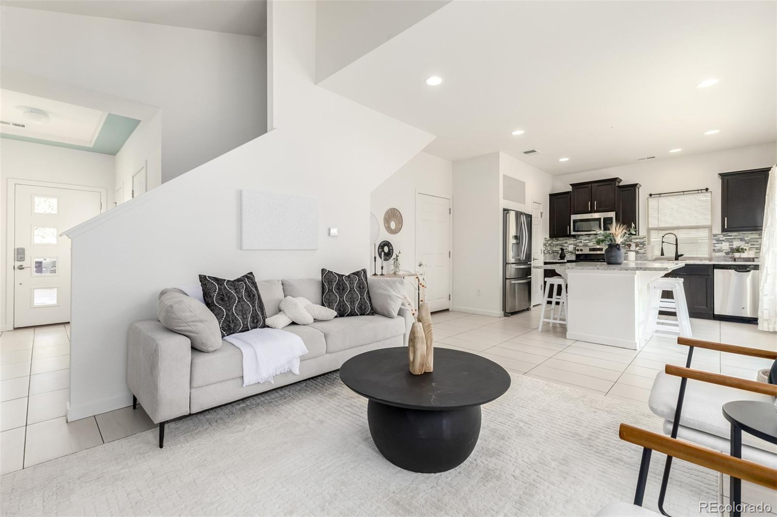 MLS Image #4 for 19090 e 55th avenue,denver, Colorado