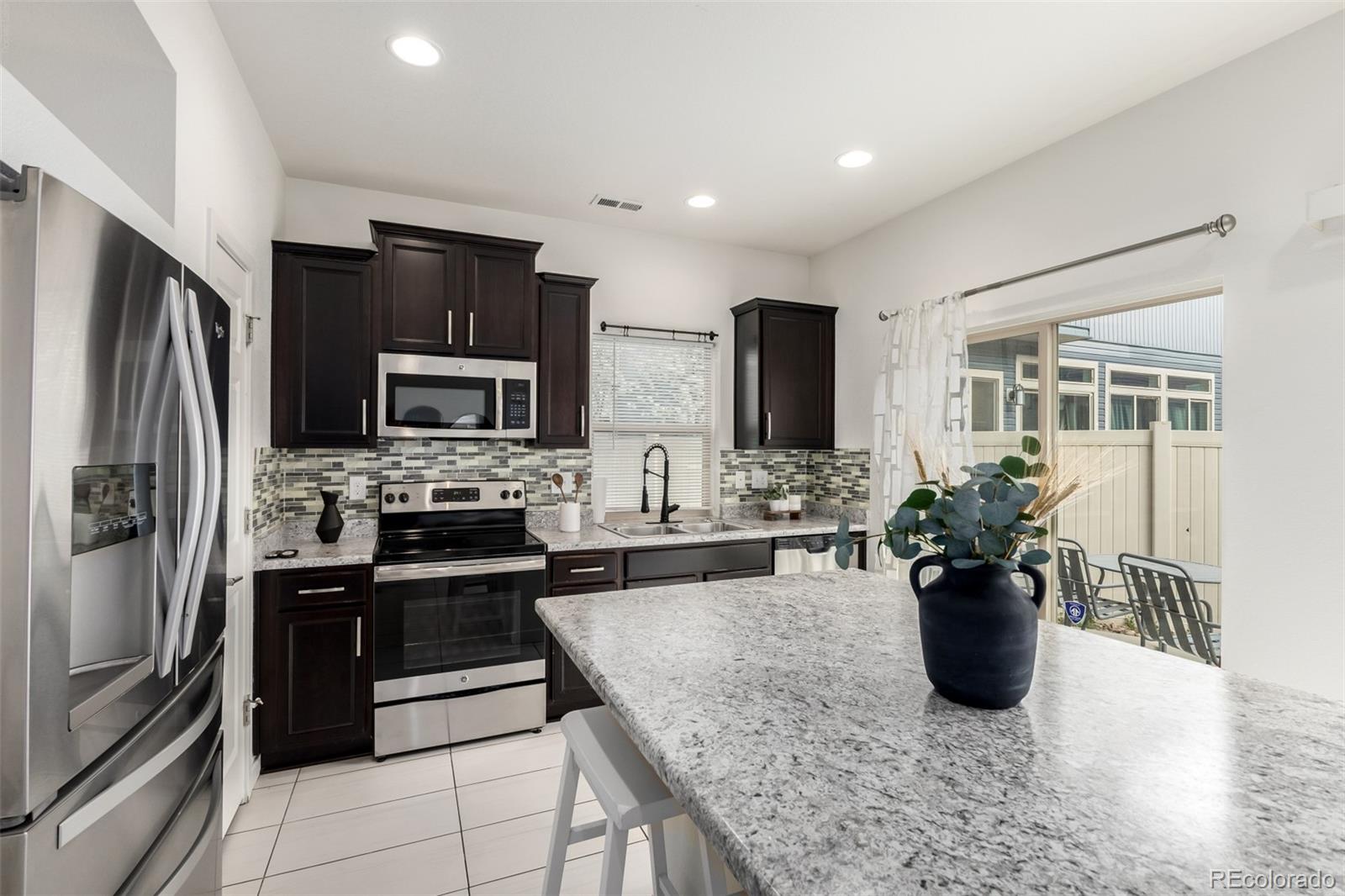 MLS Image #8 for 19090 e 55th avenue,denver, Colorado