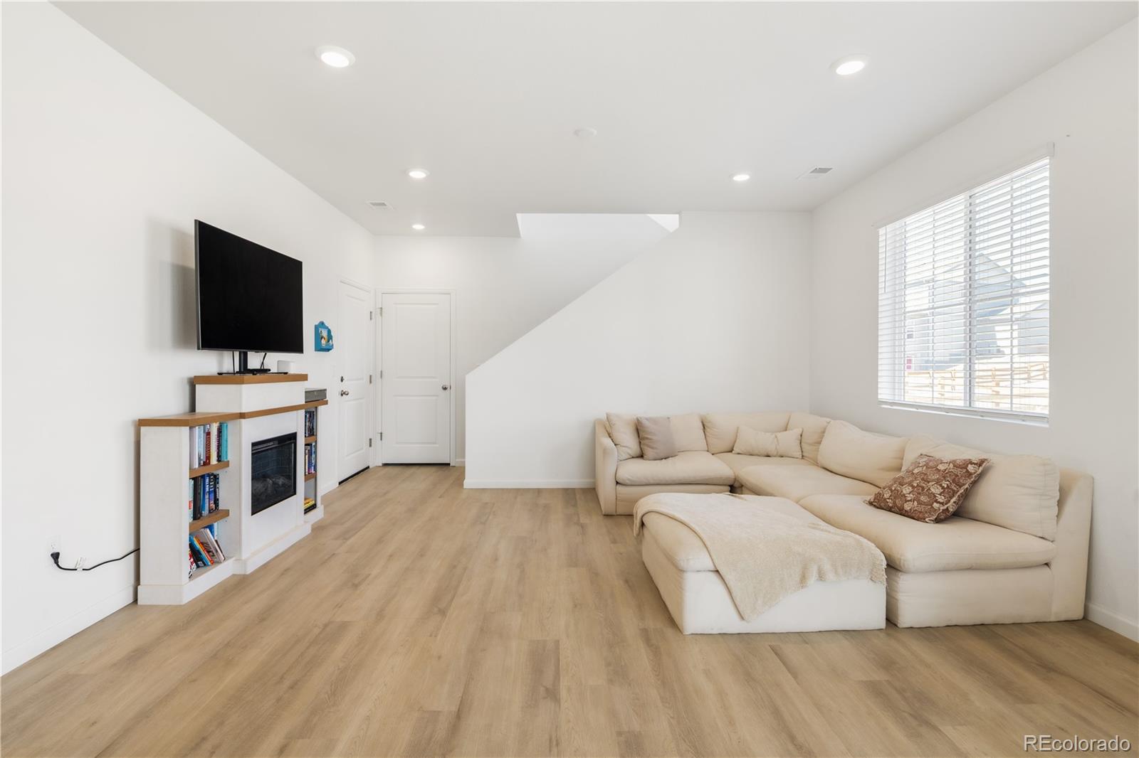 MLS Image #14 for 7193 e 126th avenue,thornton, Colorado