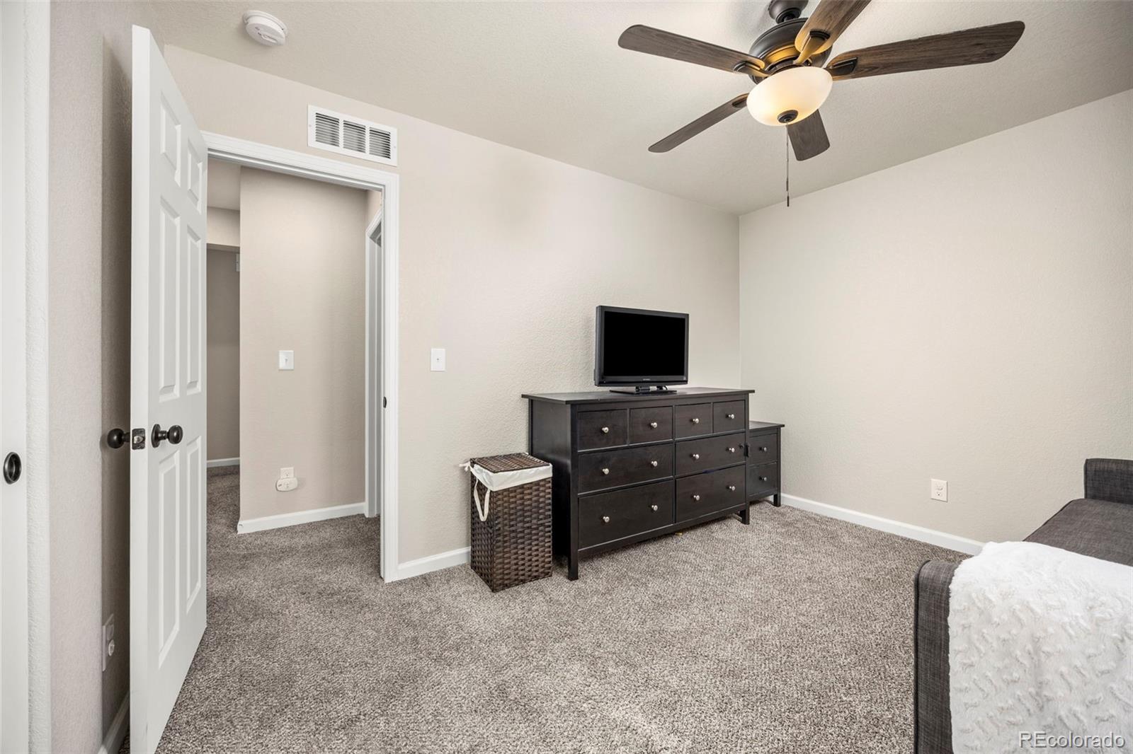 MLS Image #21 for 119 s oak hill court,aurora, Colorado