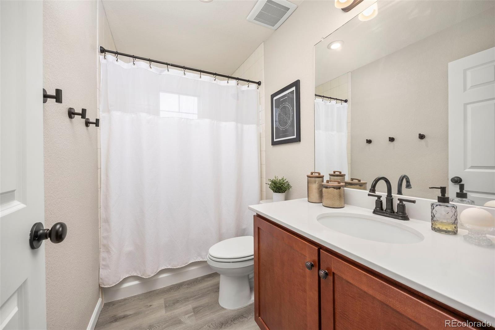 MLS Image #22 for 119 s oak hill court,aurora, Colorado
