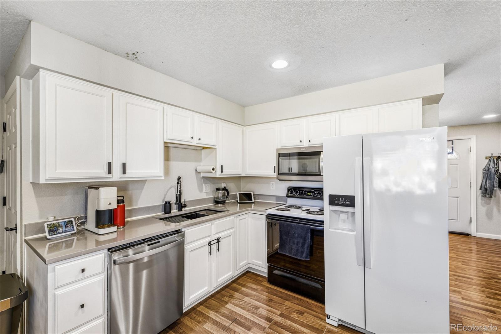 MLS Image #10 for 922 s ironton street,aurora, Colorado