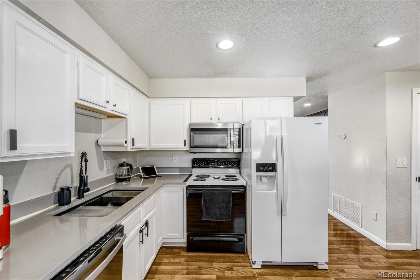 MLS Image #11 for 922 s ironton street,aurora, Colorado