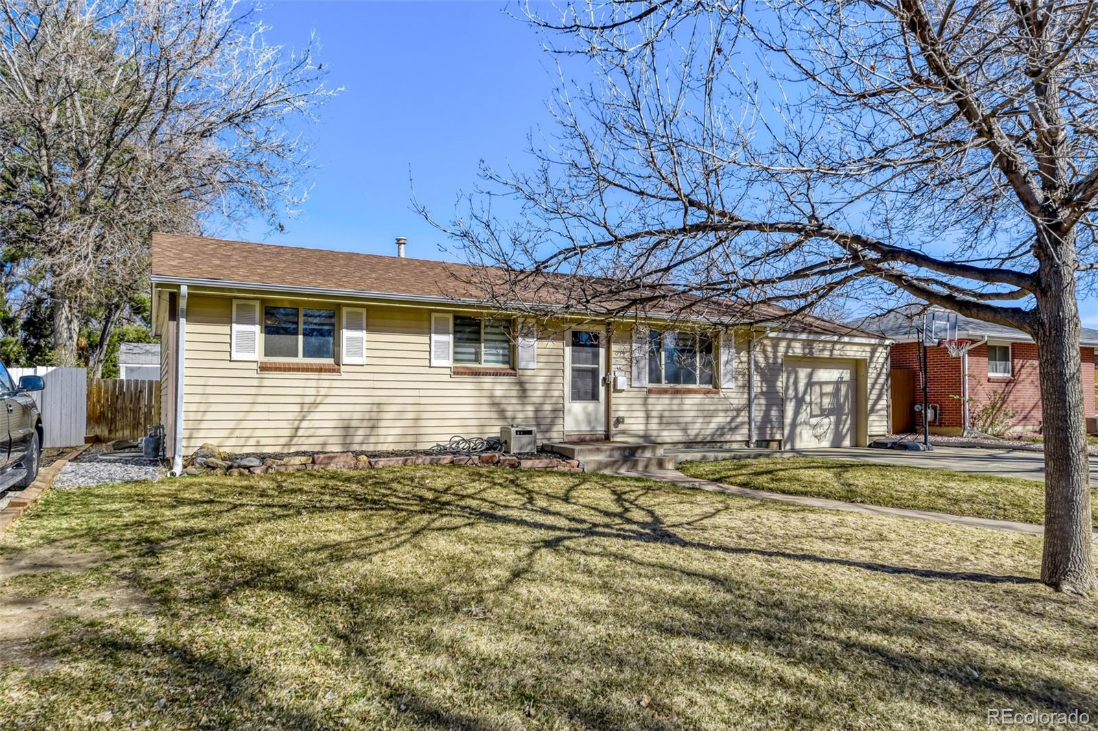 MLS Image #2 for 922 s ironton street,aurora, Colorado