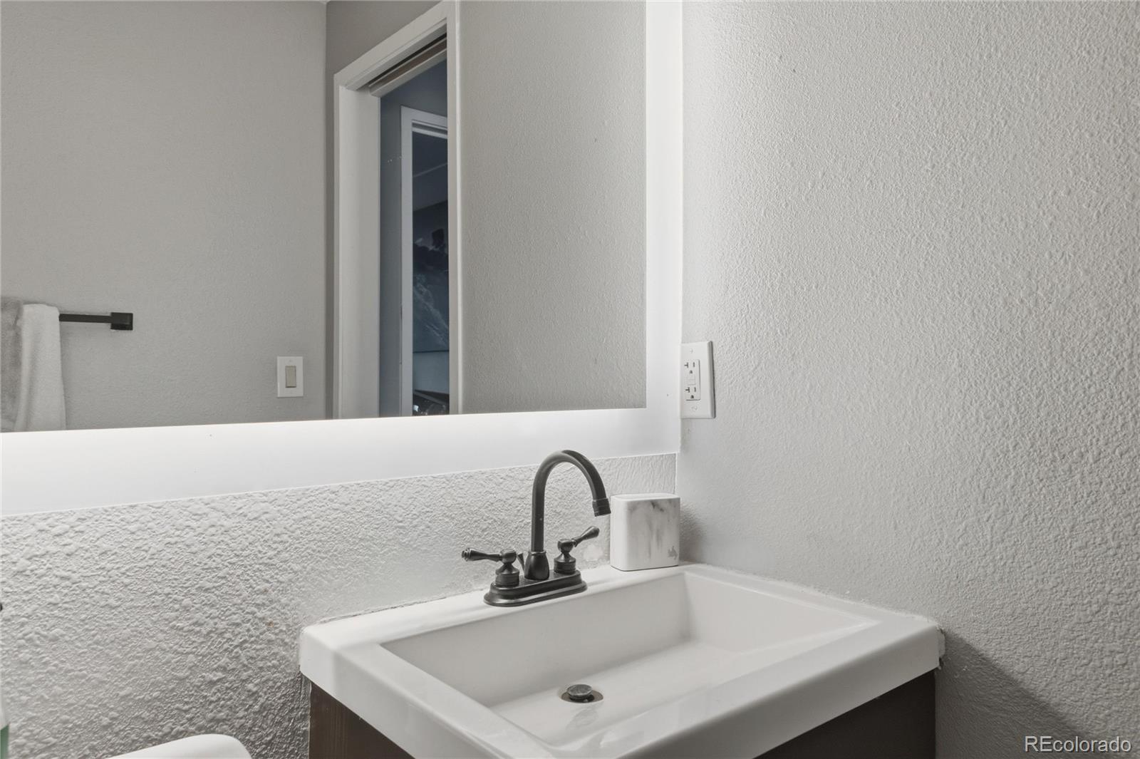 MLS Image #21 for 14087 e jewell avenue ,aurora, Colorado