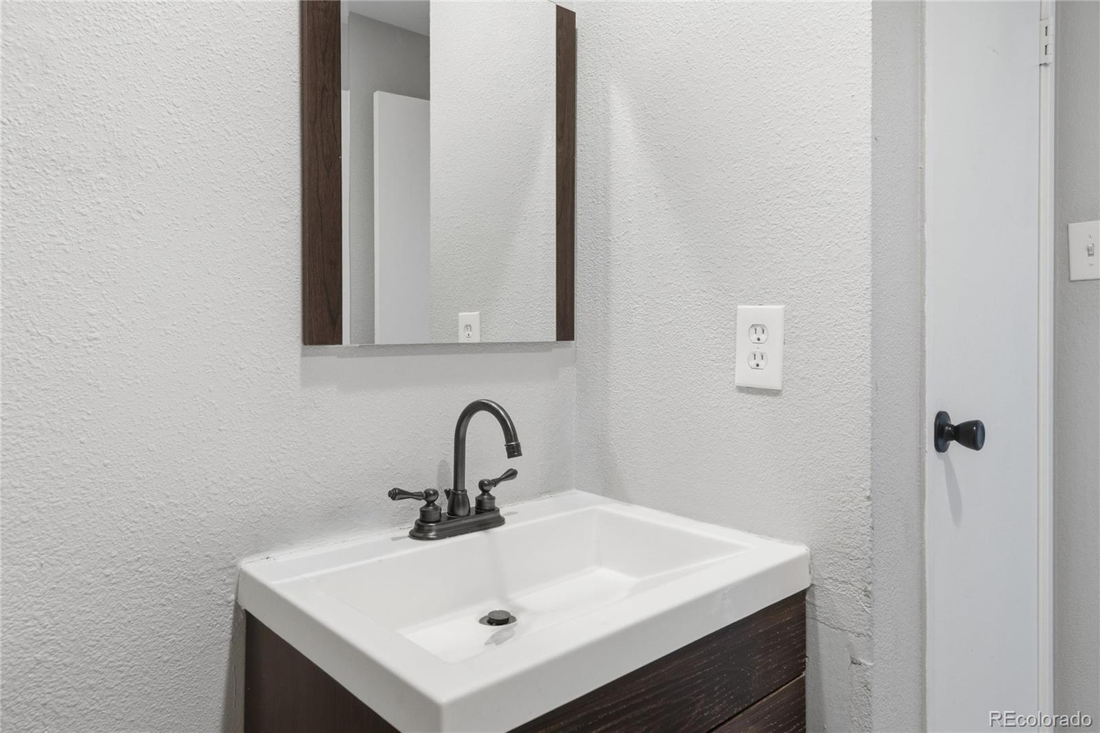 MLS Image #7 for 14087 e jewell avenue ,aurora, Colorado