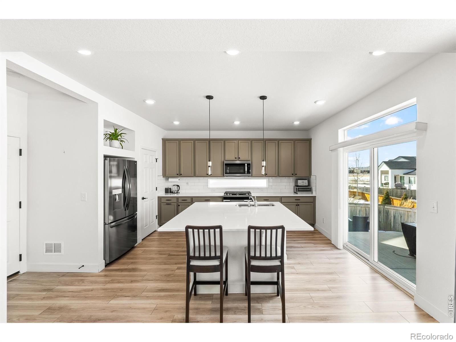 MLS Image #11 for 10953  memphis street,commerce city, Colorado