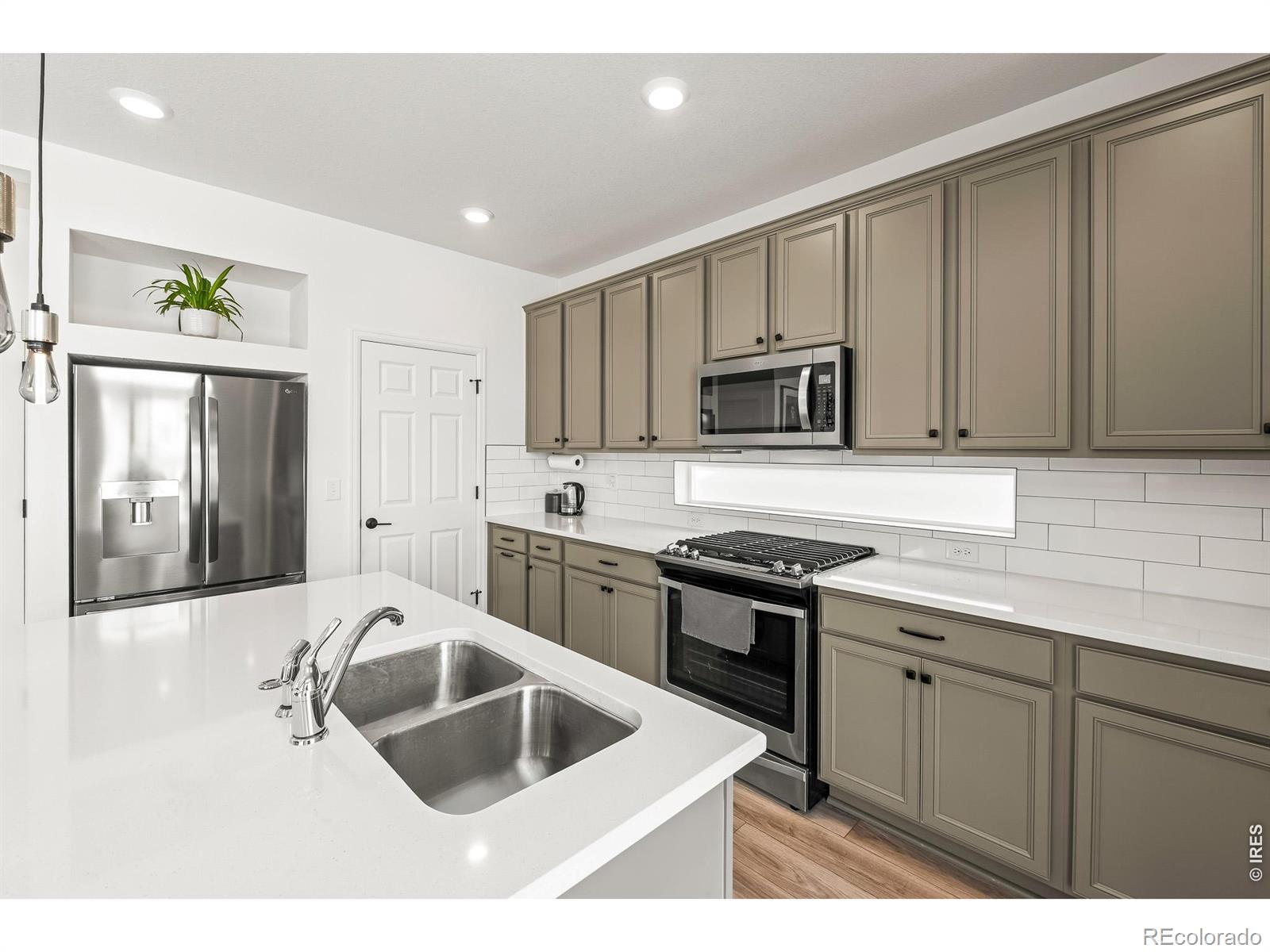 MLS Image #13 for 10953  memphis street,commerce city, Colorado