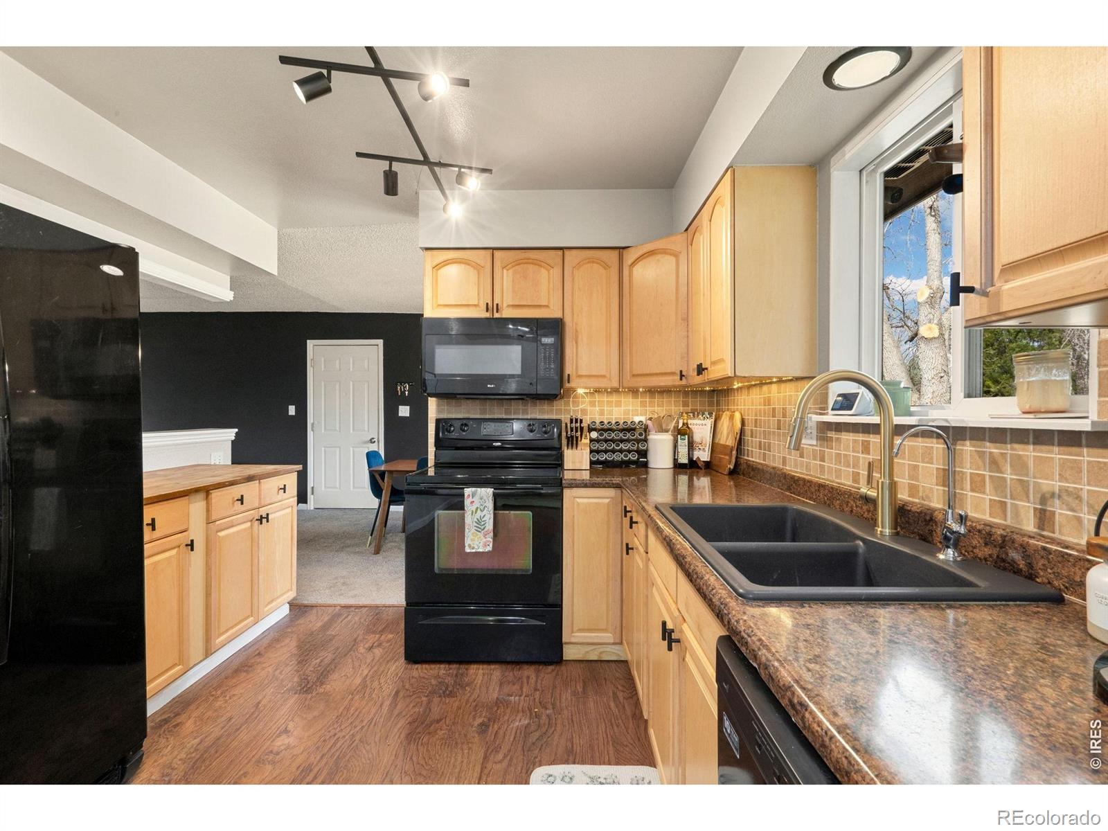 MLS Image #14 for 412  park place,fort collins, Colorado