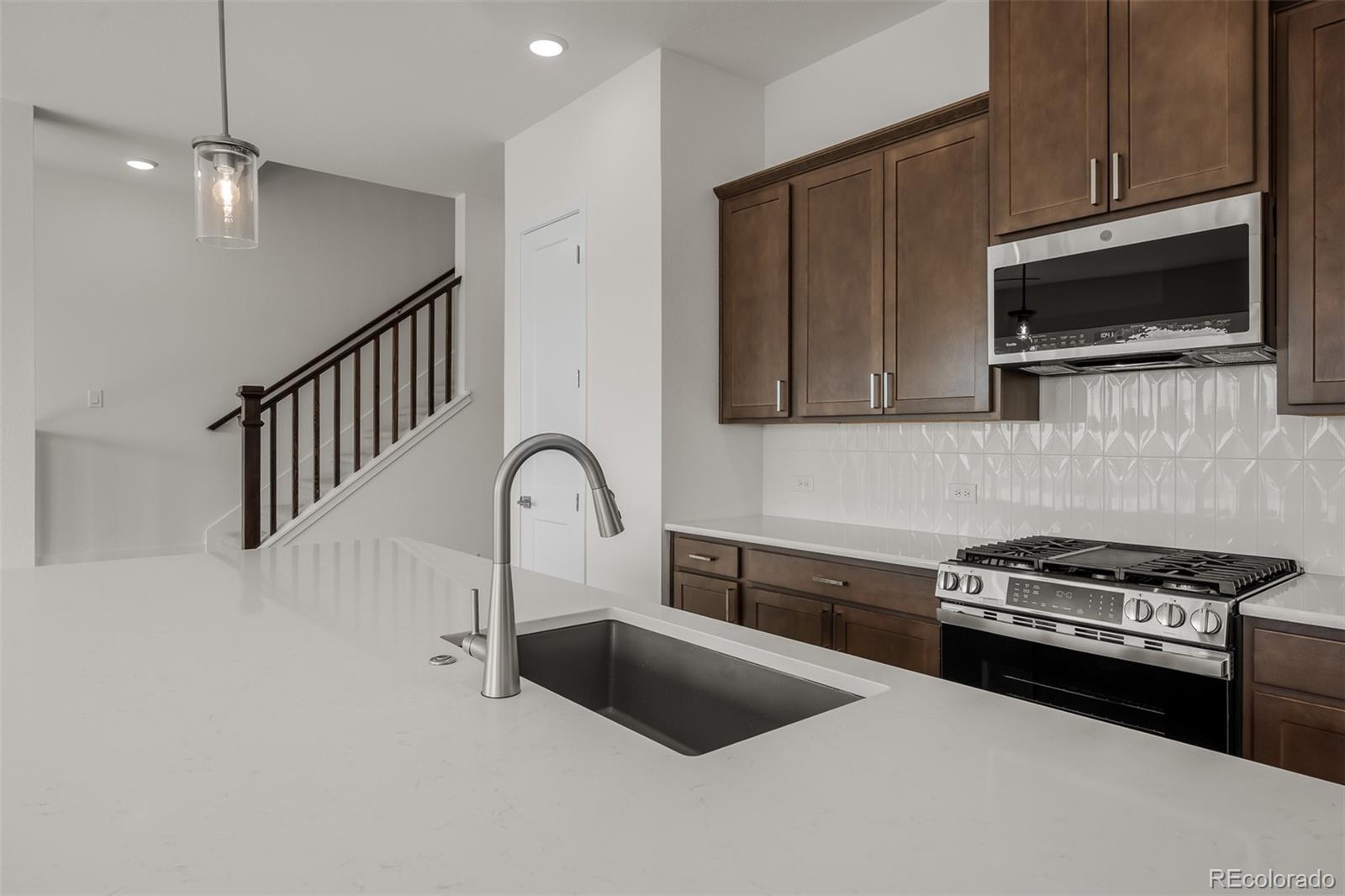 MLS Image #10 for 4545  peak crest view,colorado springs, Colorado