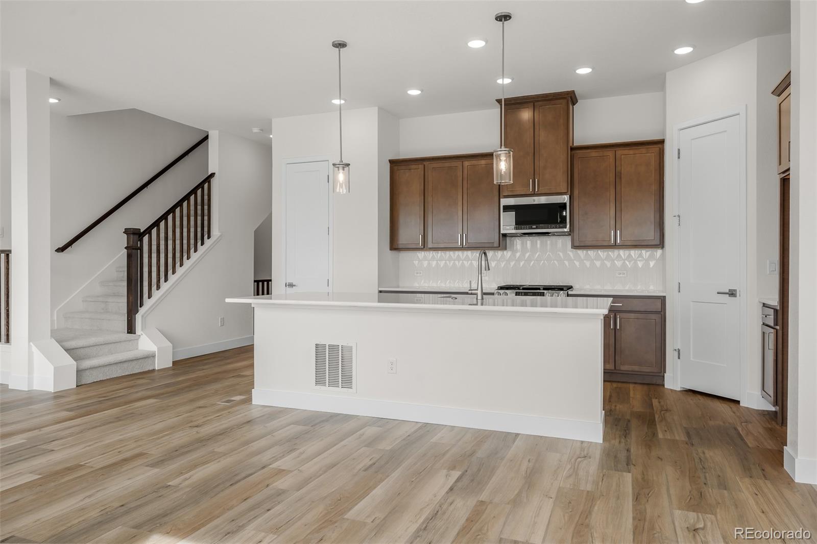 MLS Image #8 for 4545  peak crest view,colorado springs, Colorado