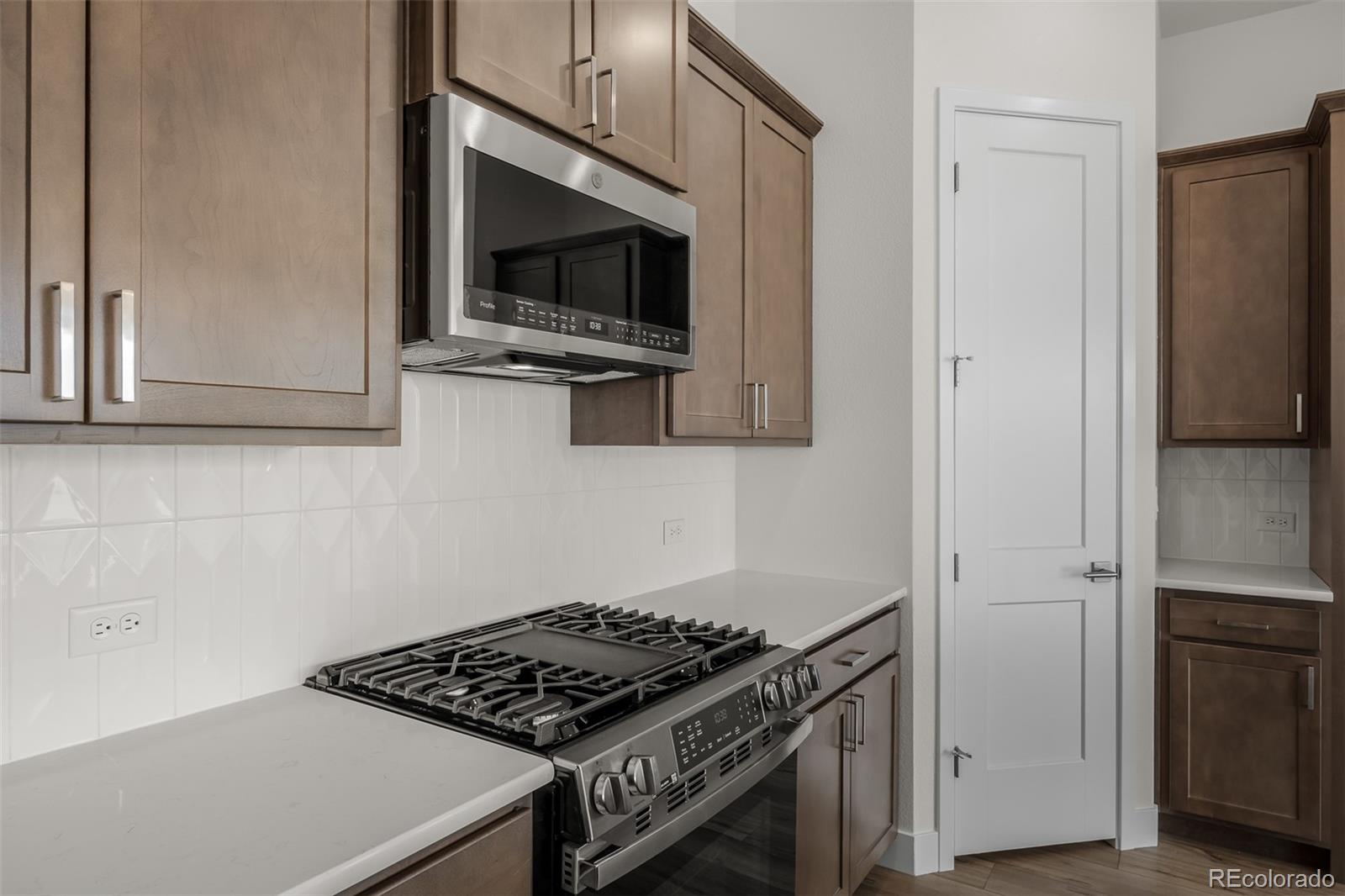 MLS Image #9 for 4545  peak crest view,colorado springs, Colorado