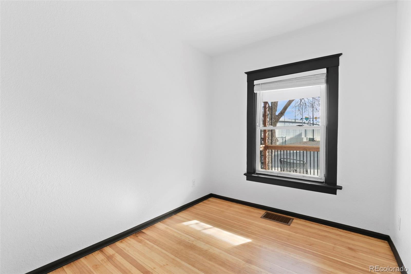 MLS Image #16 for 4539  pearl street,denver, Colorado