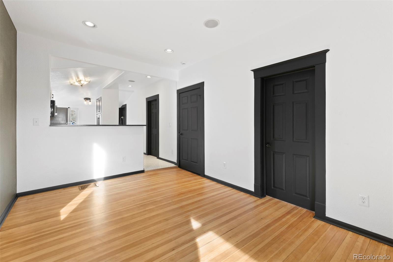 MLS Image #7 for 4539  pearl street,denver, Colorado
