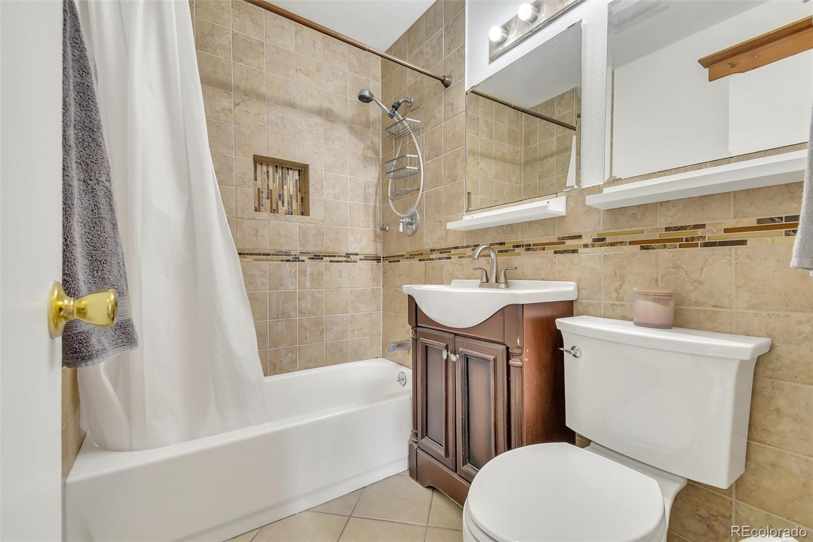 MLS Image #12 for 3273 s elm street,denver, Colorado