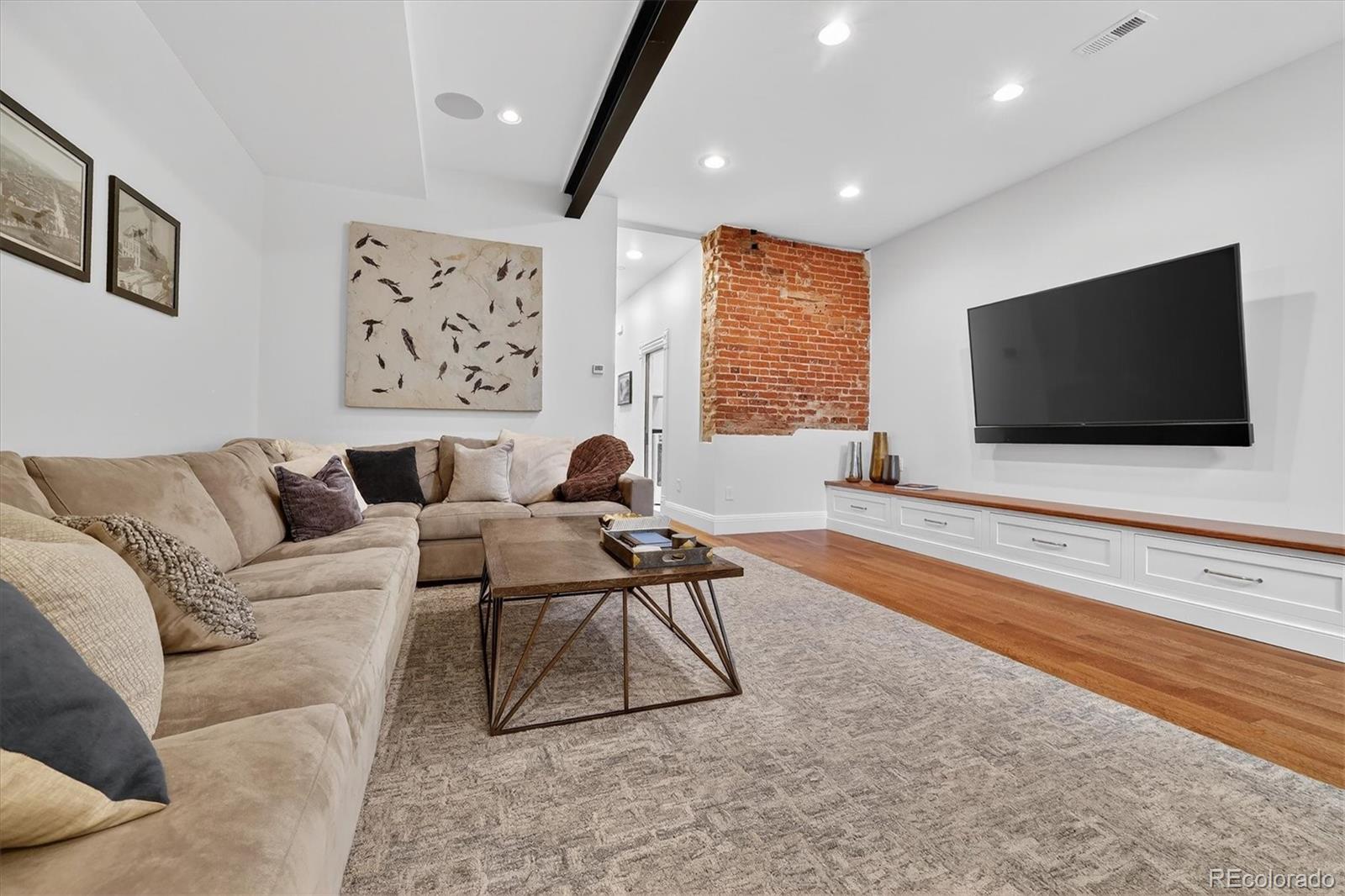 MLS Image #5 for 2329 n emerson street,denver, Colorado