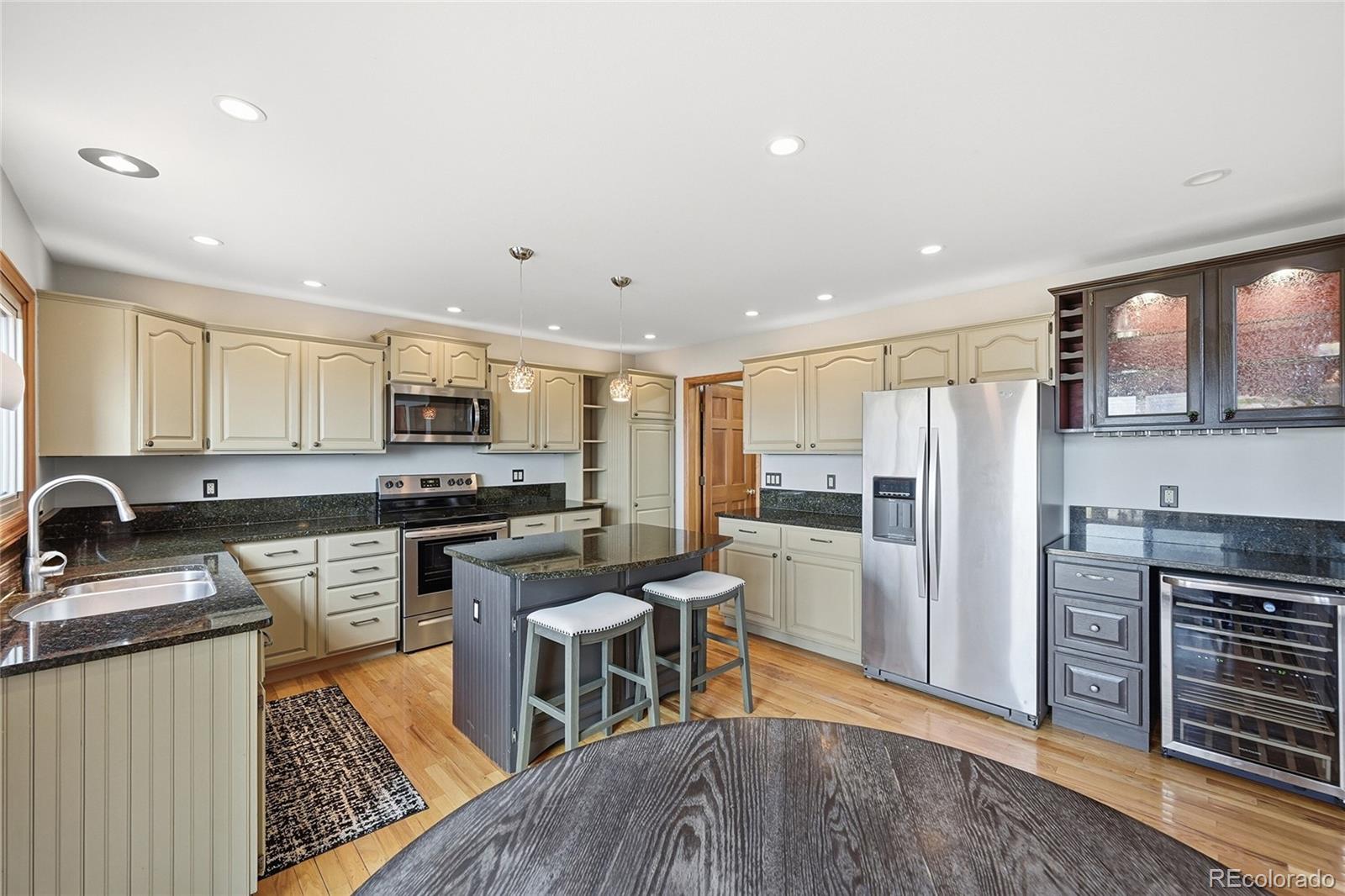 MLS Image #9 for 5835 s danube circle,aurora, Colorado