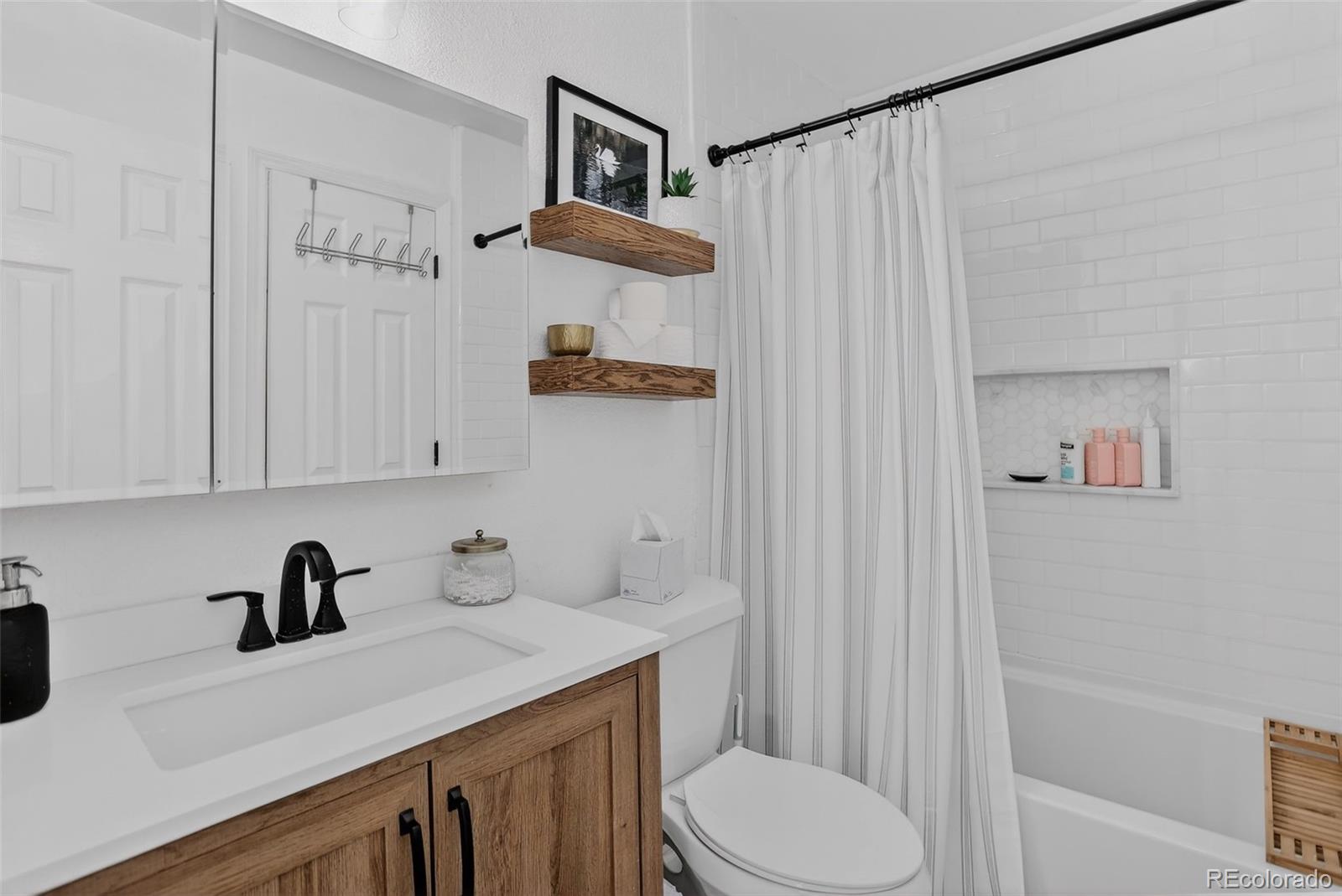 MLS Image #16 for 886 s reed court e,lakewood, Colorado