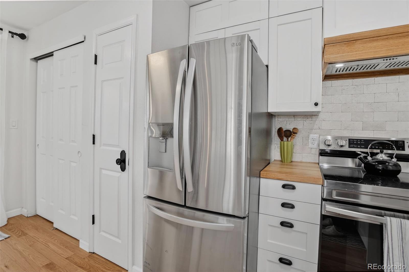 MLS Image #8 for 886 s reed court e,lakewood, Colorado