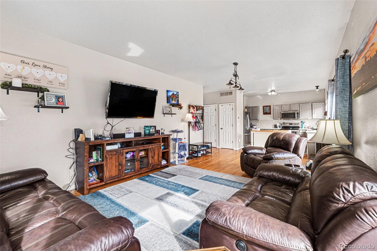 MLS Image #4 for 11050  eagle creek parkway,commerce city, Colorado