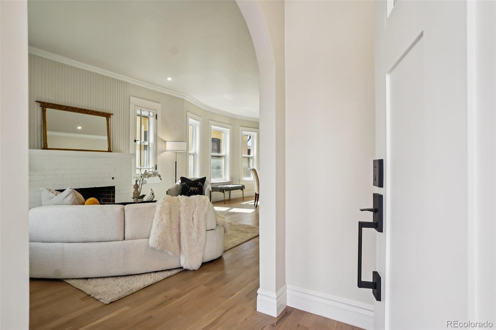 MLS Image #3 for 851 s washington street,denver, Colorado