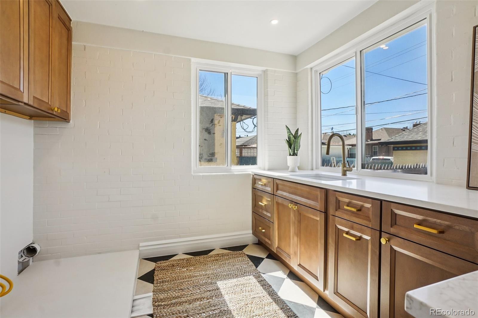 MLS Image #36 for 851 s washington street,denver, Colorado