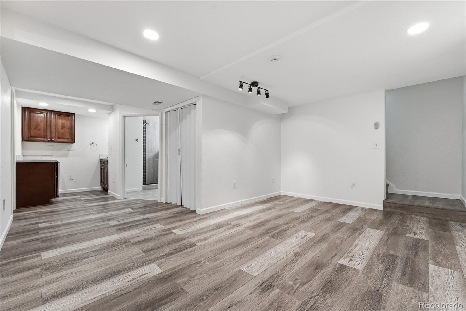 MLS Image #15 for 2541 s monaco parkway,denver, Colorado