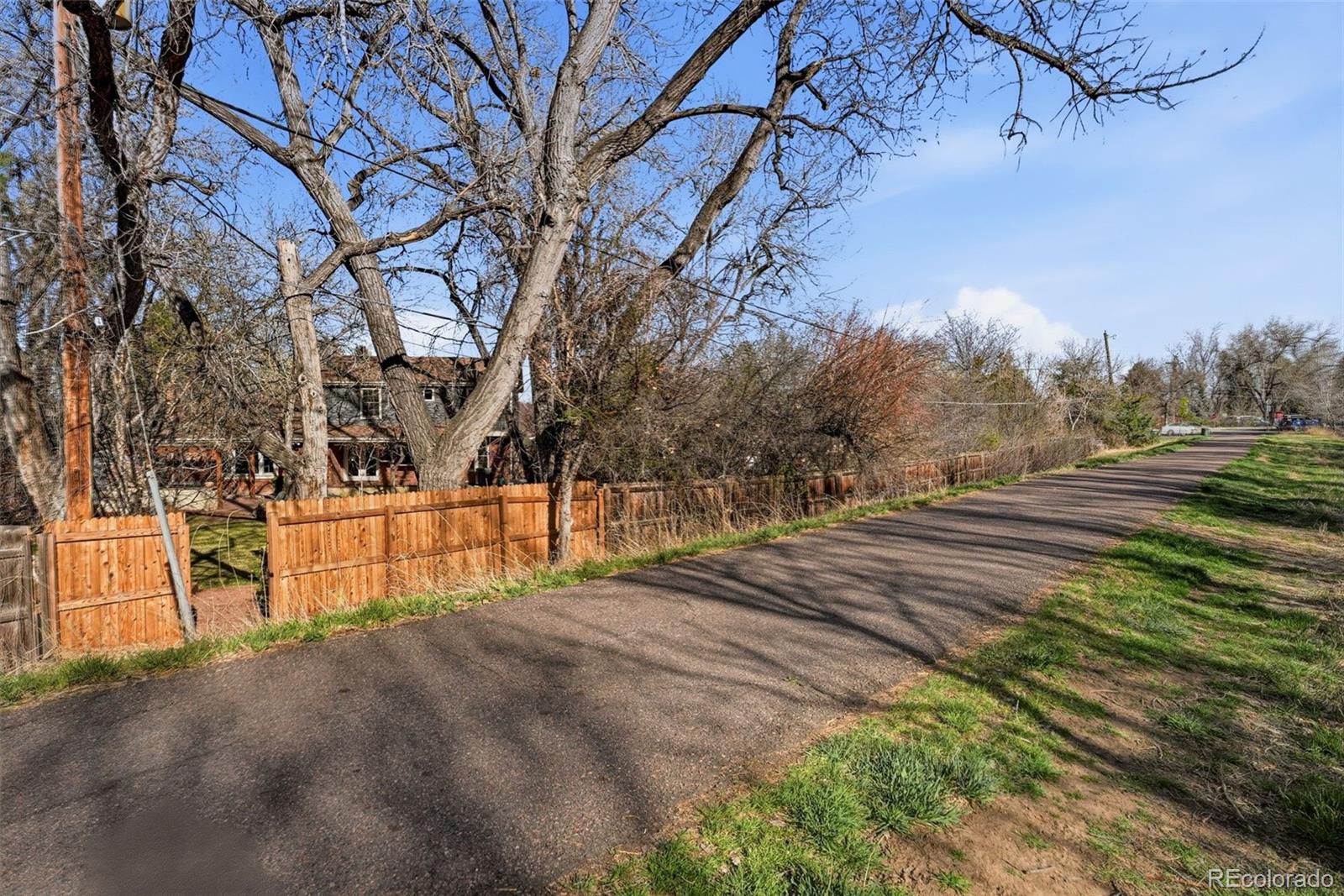 MLS Image #27 for 2541 s monaco parkway,denver, Colorado
