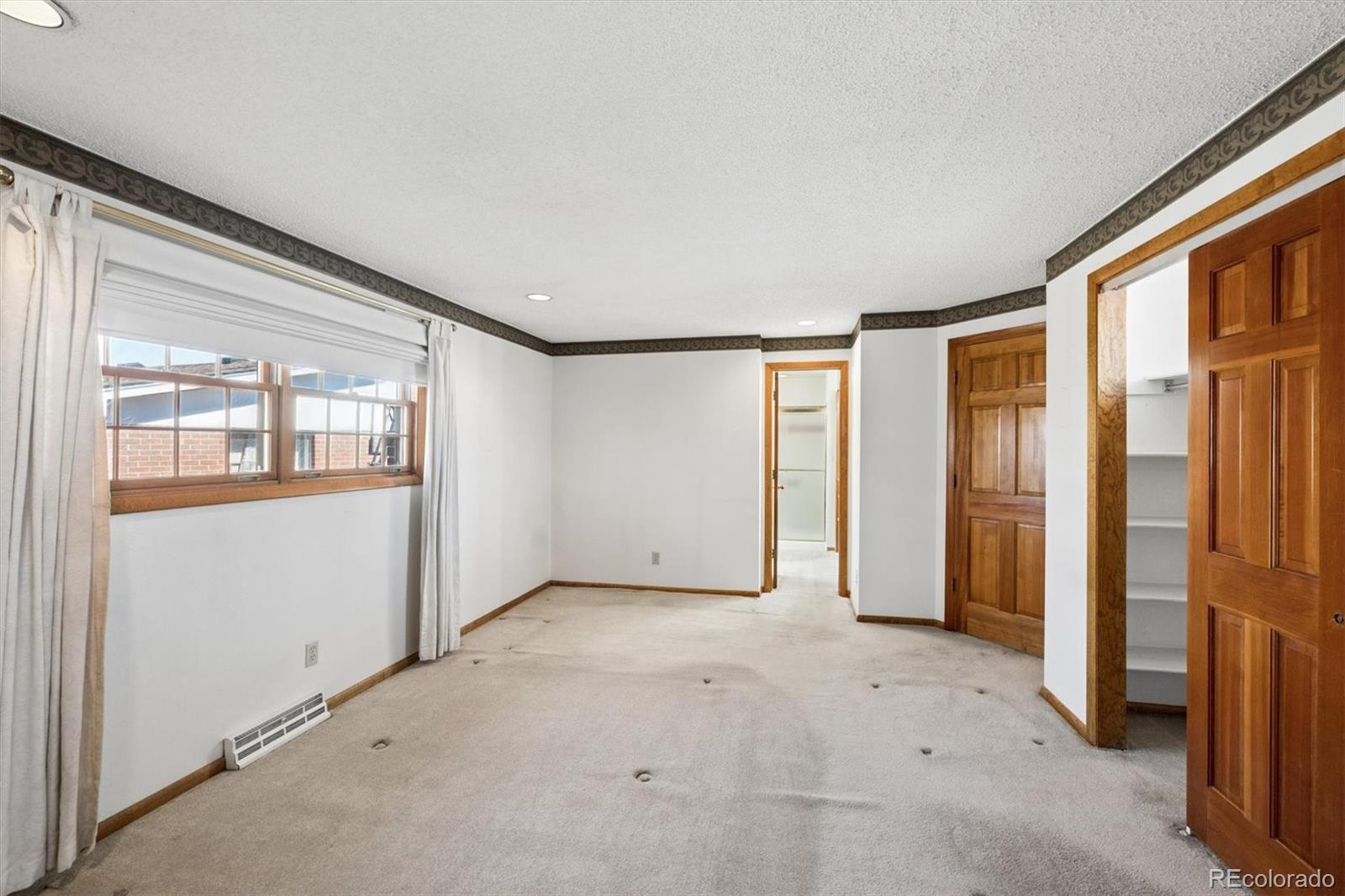 MLS Image #14 for 8051  greenwood court,denver, Colorado