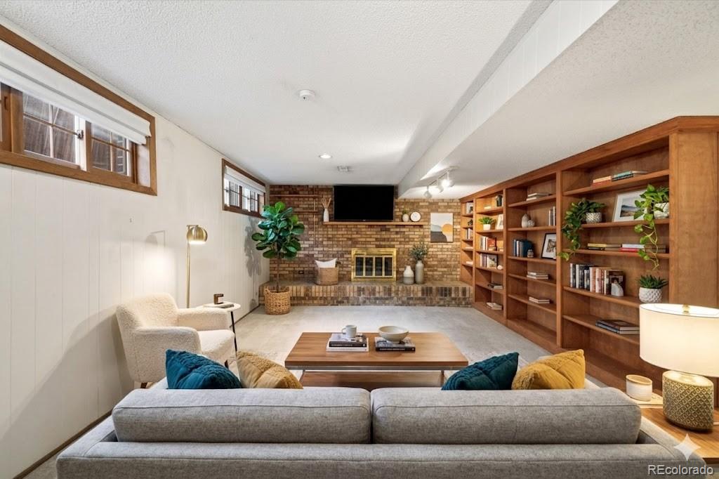 MLS Image #19 for 8051  greenwood court,denver, Colorado