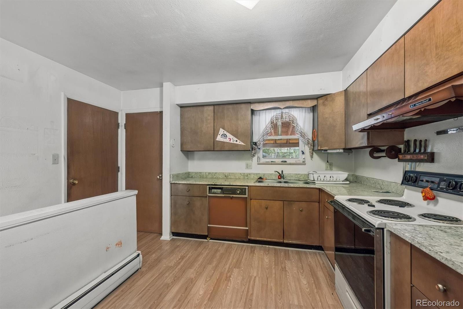 MLS Image #8 for 9850  croke drive,northglenn, Colorado