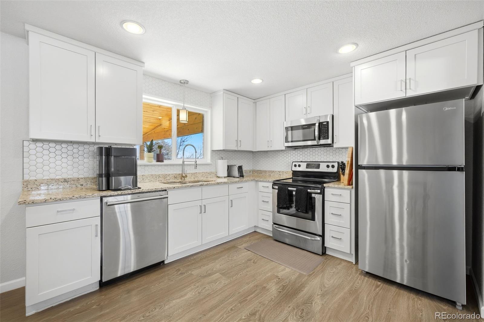 MLS Image #7 for 425  starlight road,thornton, Colorado