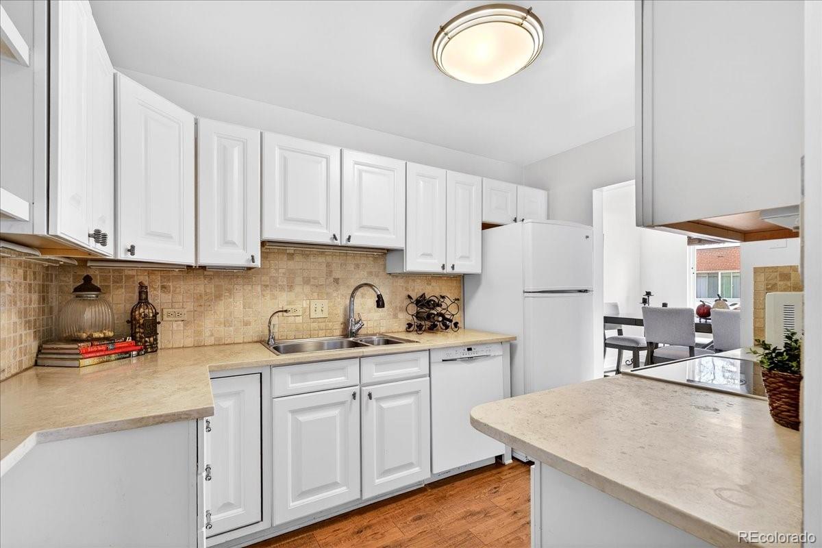 MLS Image #17 for 855 n pennsylvania street 411,denver, Colorado