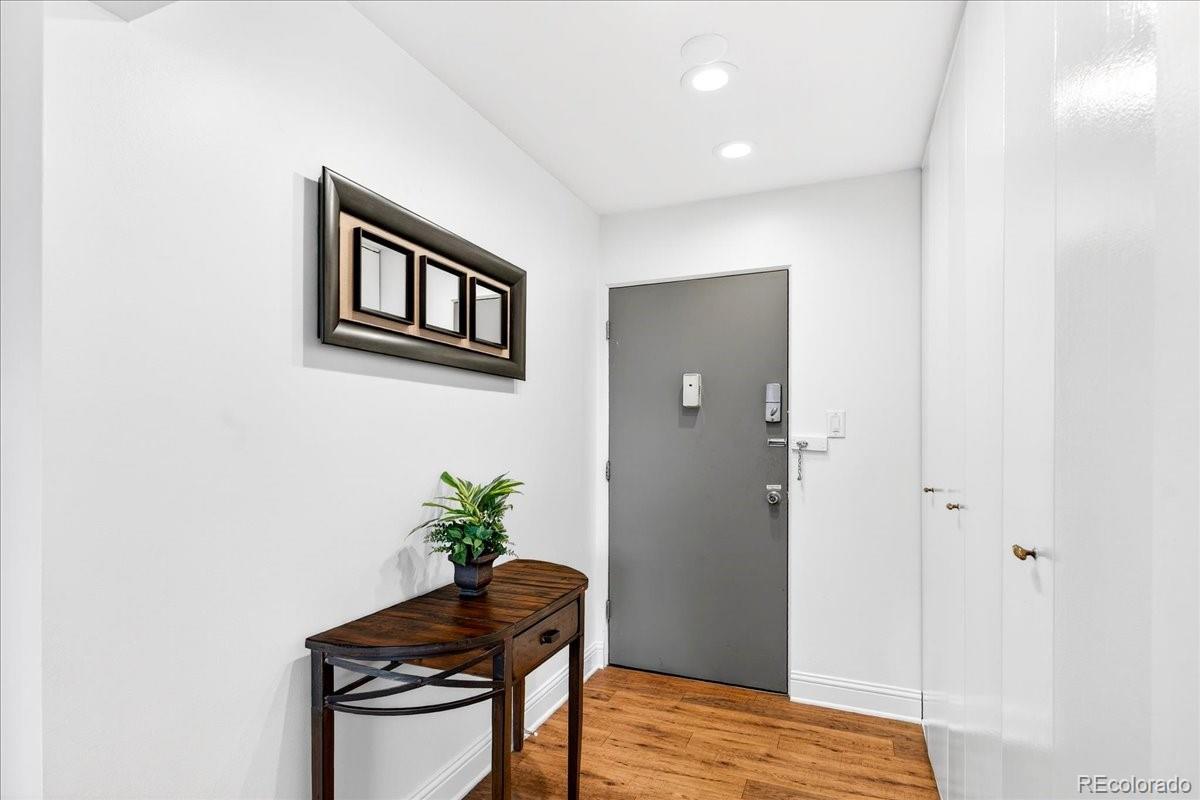 MLS Image #29 for 855 n pennsylvania street 411,denver, Colorado