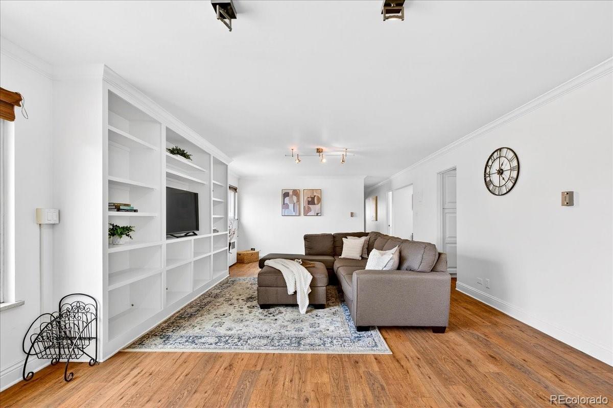 MLS Image #3 for 855 n pennsylvania street 411,denver, Colorado