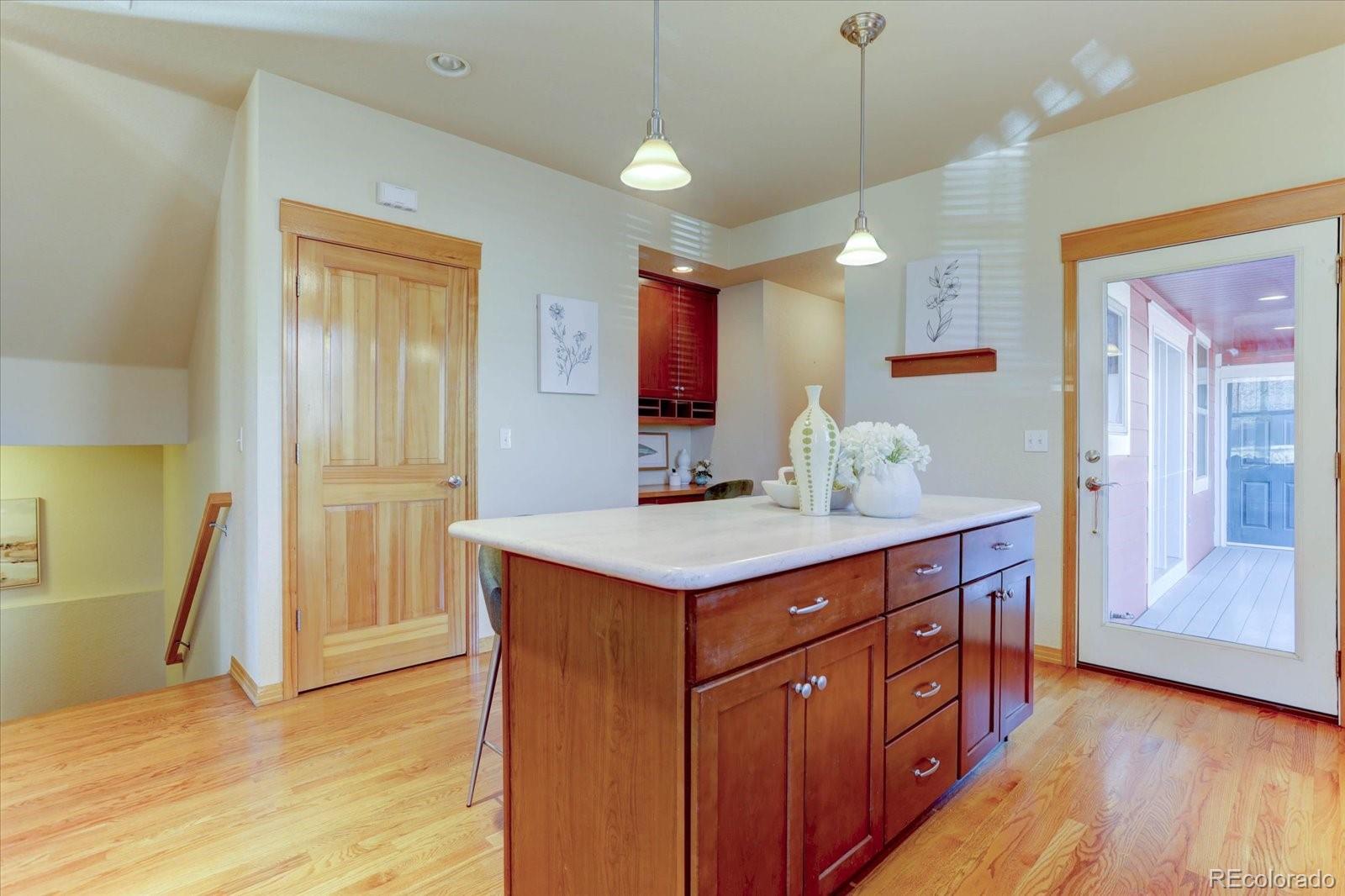 MLS Image #11 for 2665  iola street,denver, Colorado