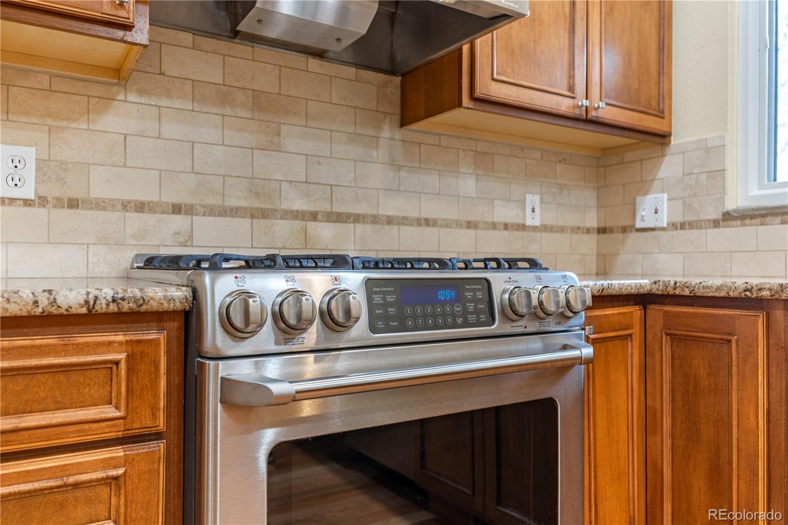 MLS Image #6 for 6882 e baker place,denver, Colorado