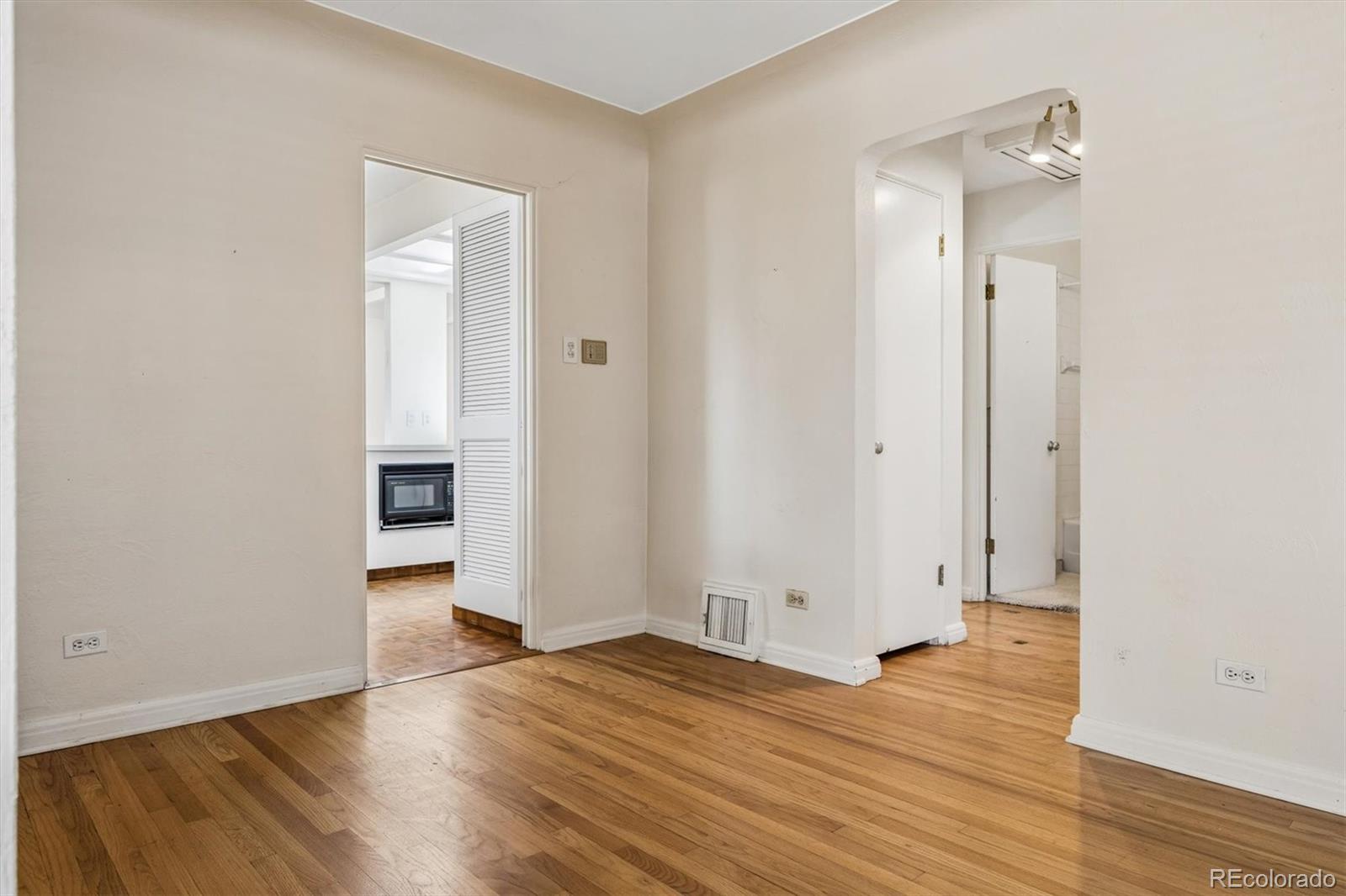 MLS Image #13 for 815  oneida street,denver, Colorado