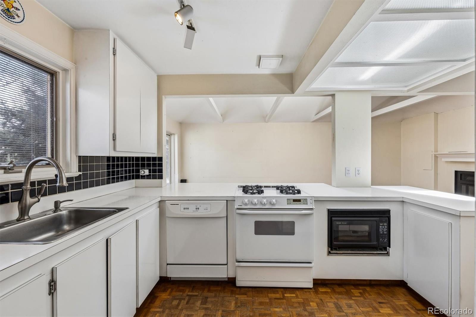 MLS Image #14 for 815  oneida street,denver, Colorado