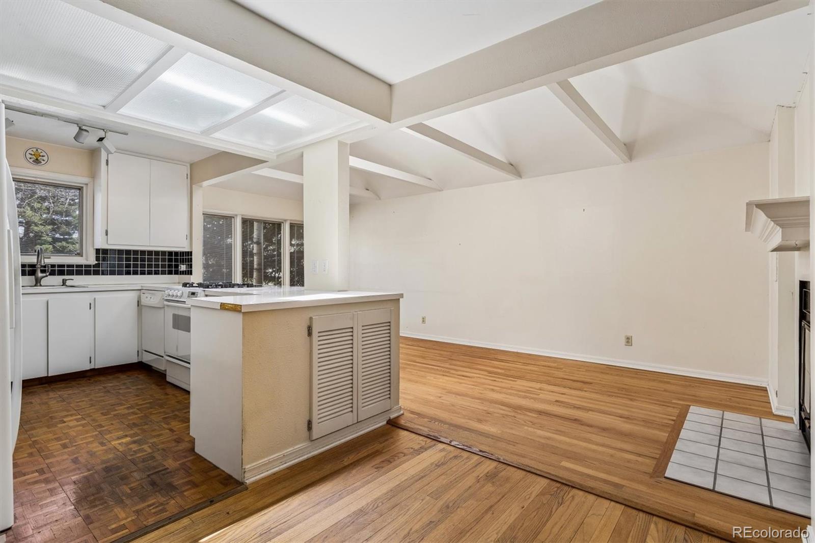 MLS Image #18 for 815  oneida street,denver, Colorado